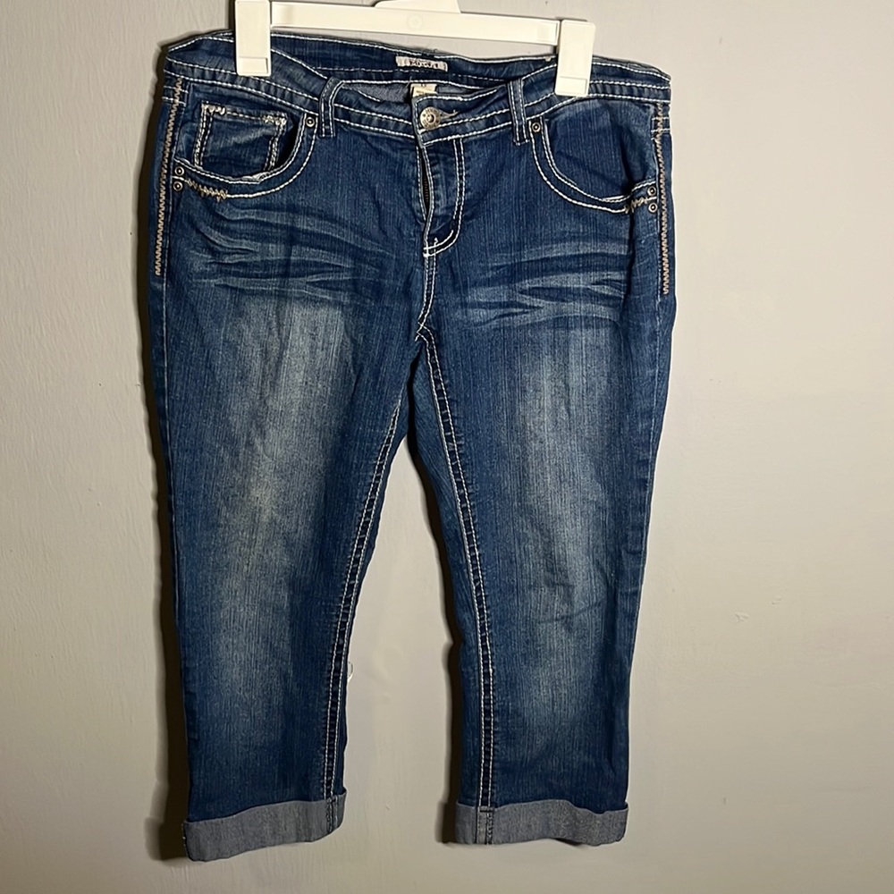 Junior capris size 13 Mudd